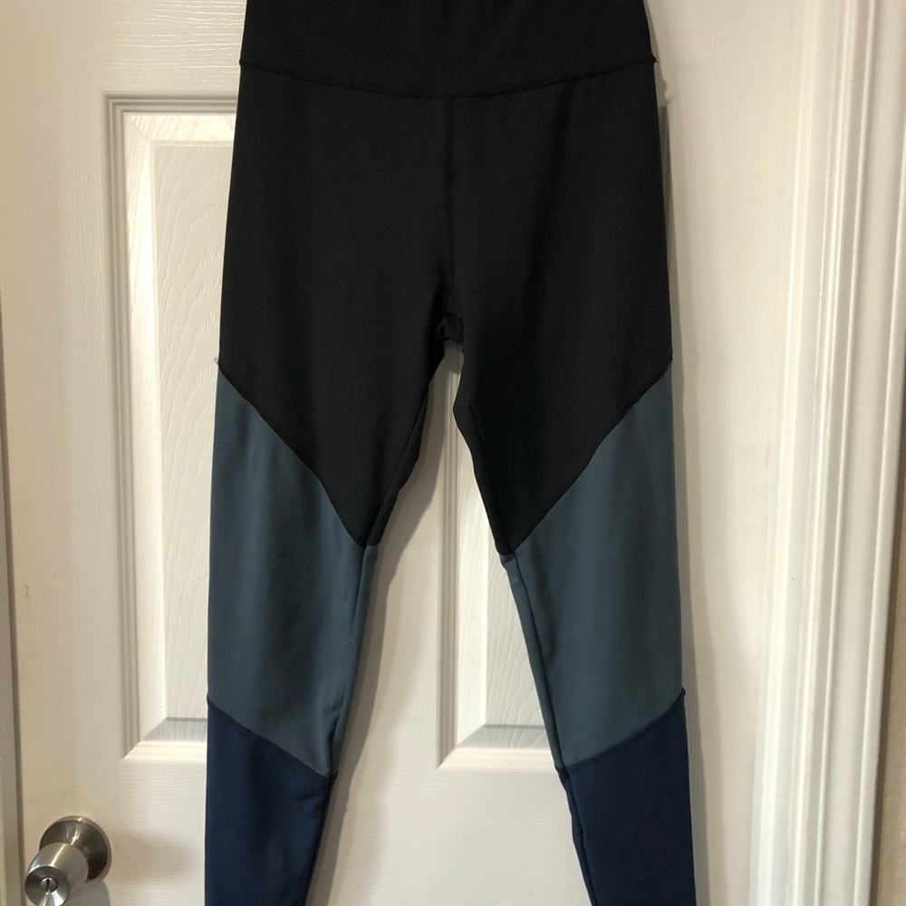 LAST CHANCE: Threads 4 Thought  Leggings